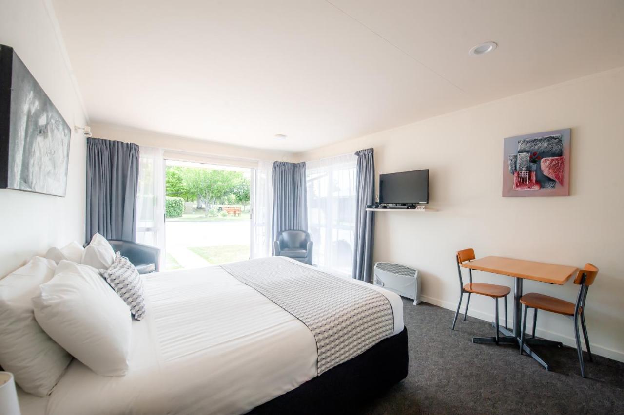 Lake Dunstan Motel Cromwell Bagian luar foto