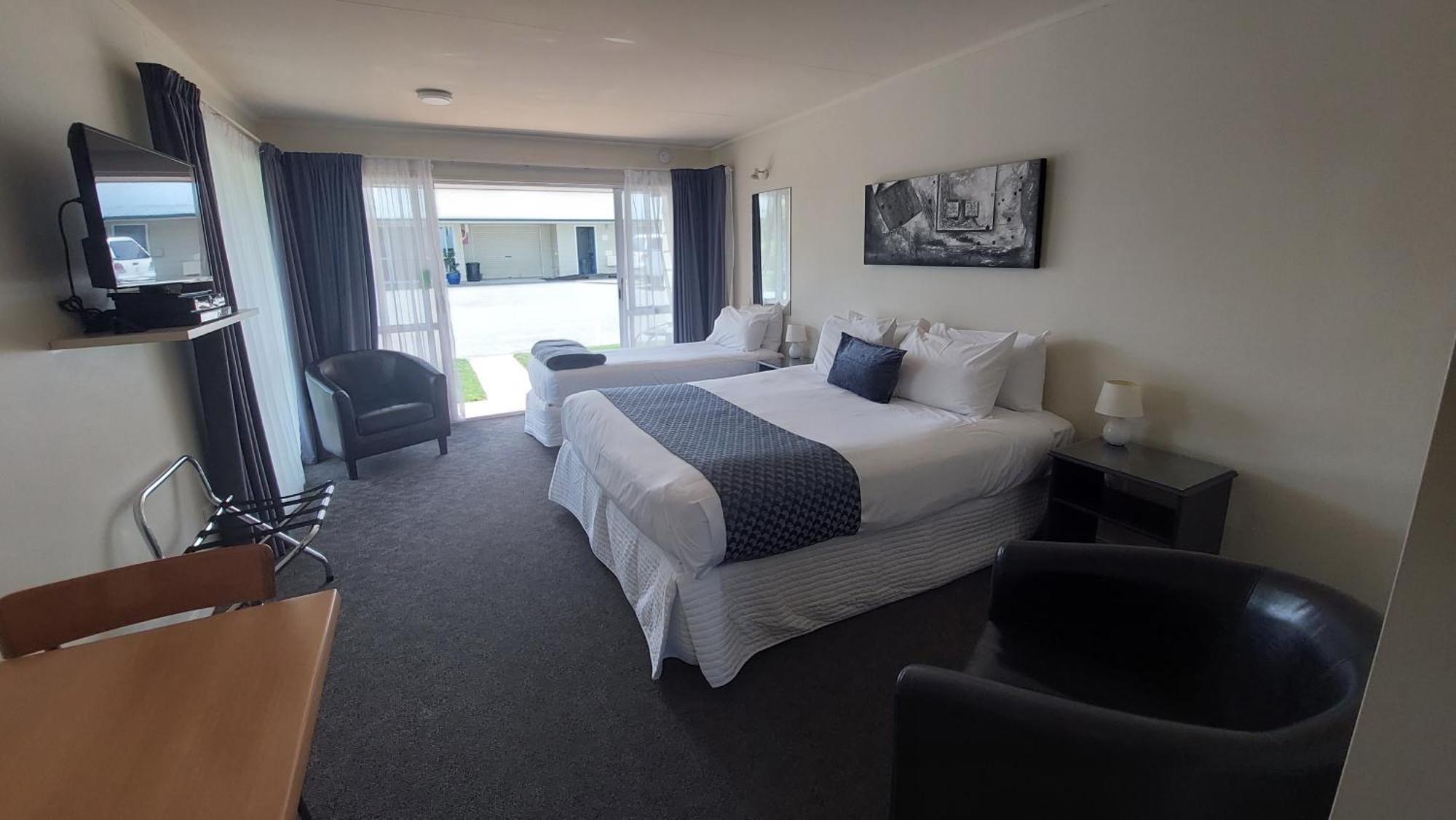 Lake Dunstan Motel Cromwell Bagian luar foto