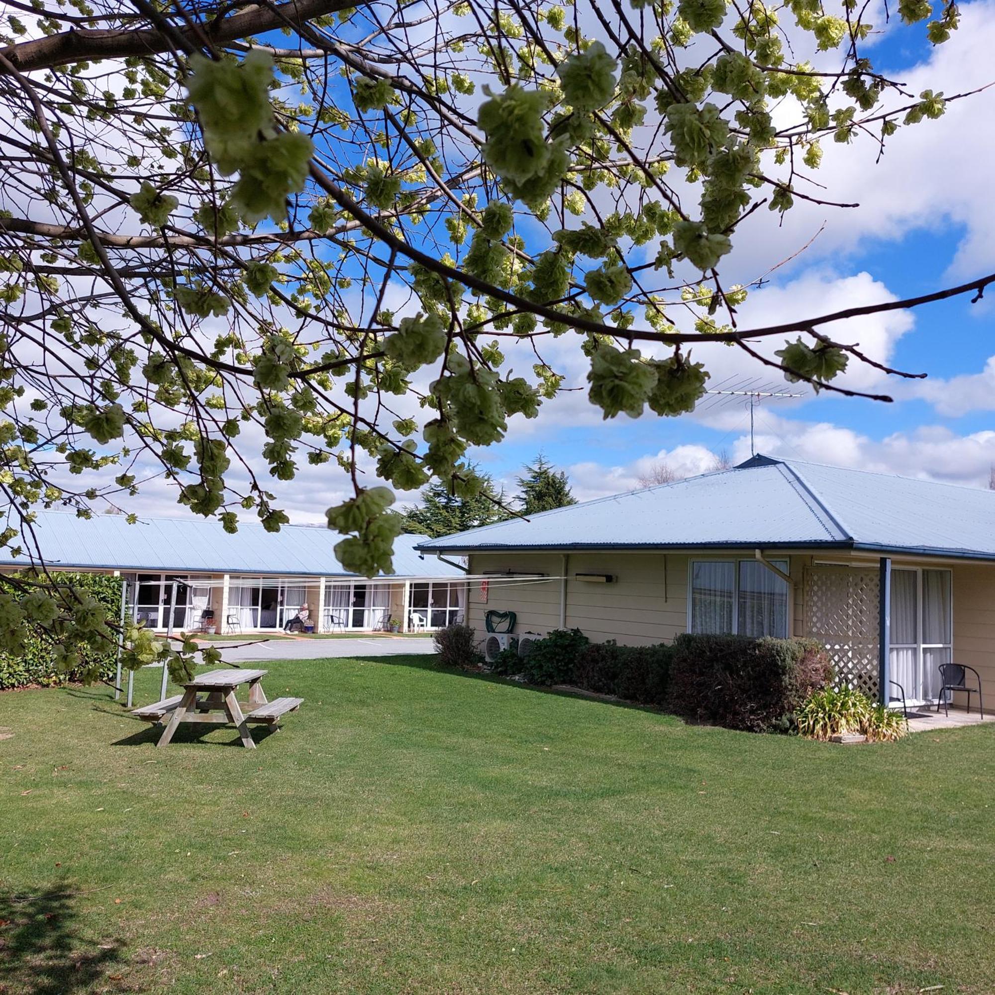 Lake Dunstan Motel Cromwell Bagian luar foto