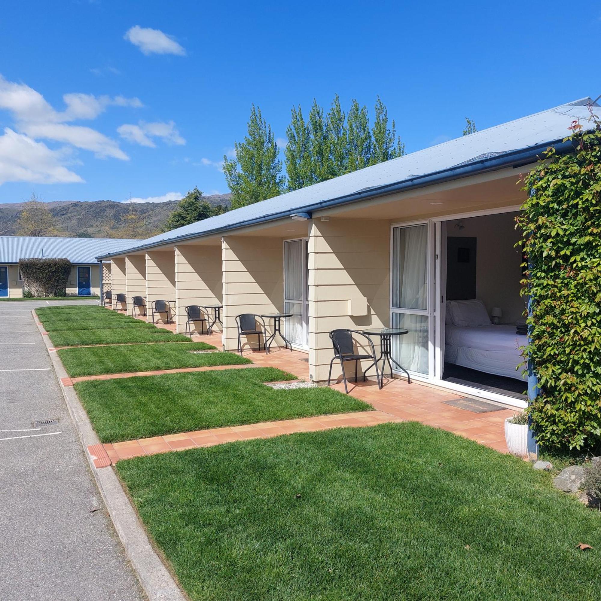 Lake Dunstan Motel Cromwell Bagian luar foto